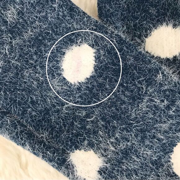 R+J Couture Navy White Polka Sot Fuzzy Sweater Pullover‎ Crewneck Size Medium - Picture 7 of 9